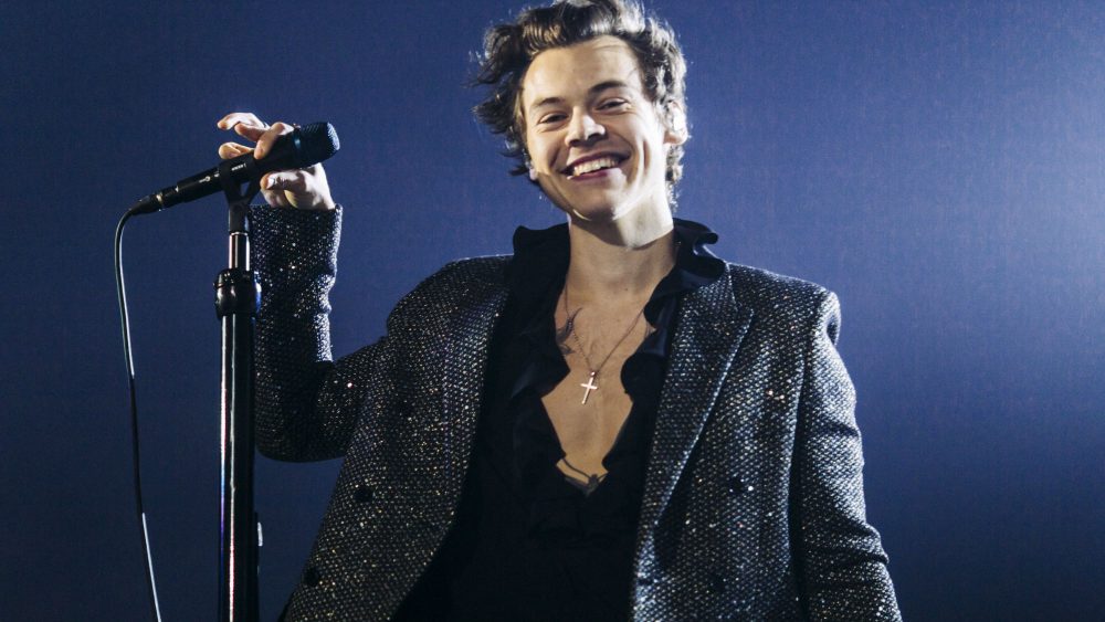 Harry Styles Lights Up Single Review Cultura