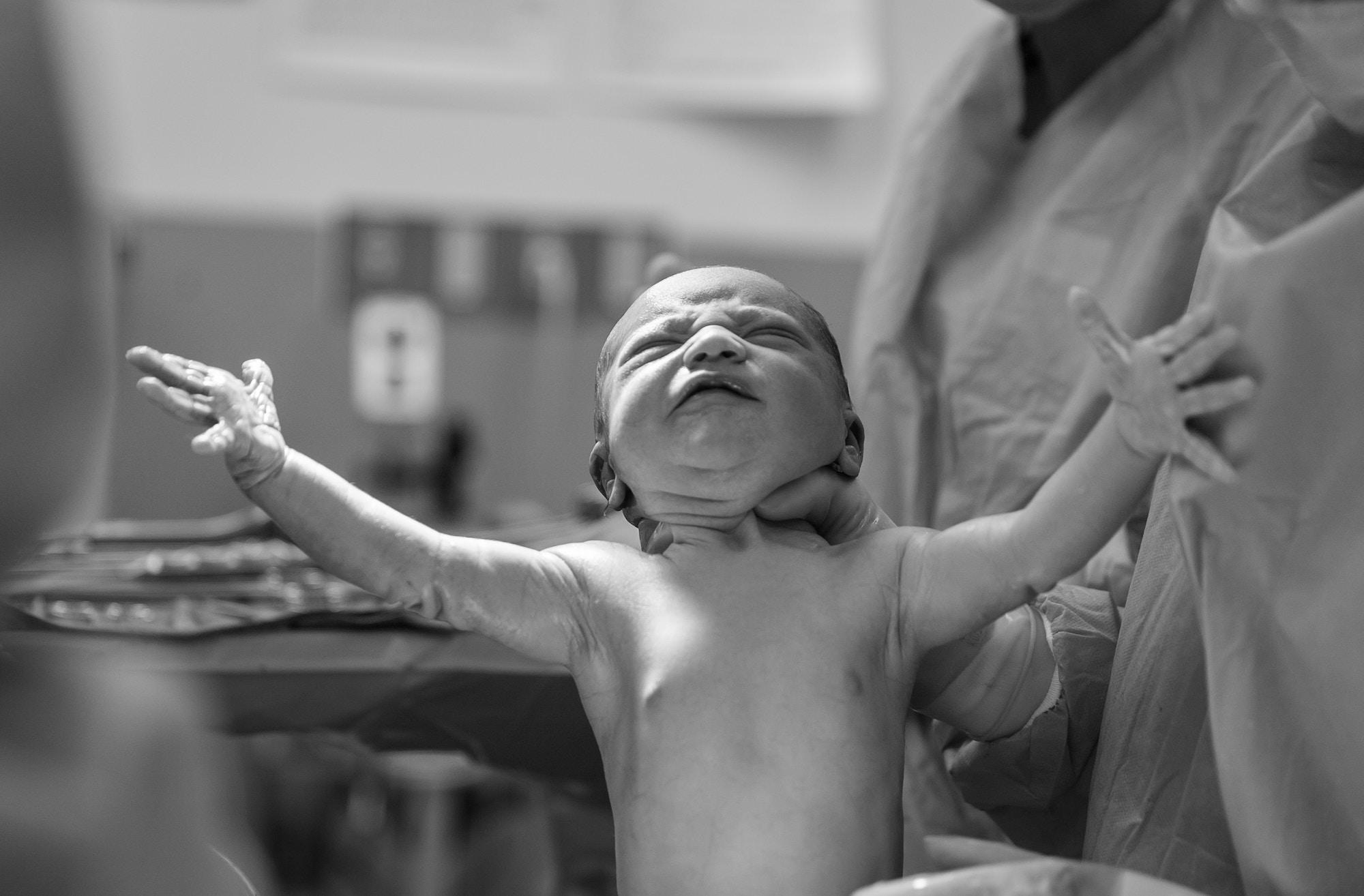 Benarkah Bayi yang Baru Lahir Tidak Merasakan Sakit?