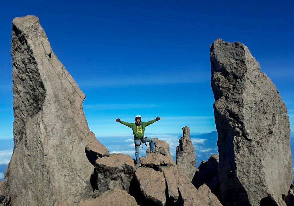 puncak tusuk gigi gunung raung puncak tusuk gigi gunung raung