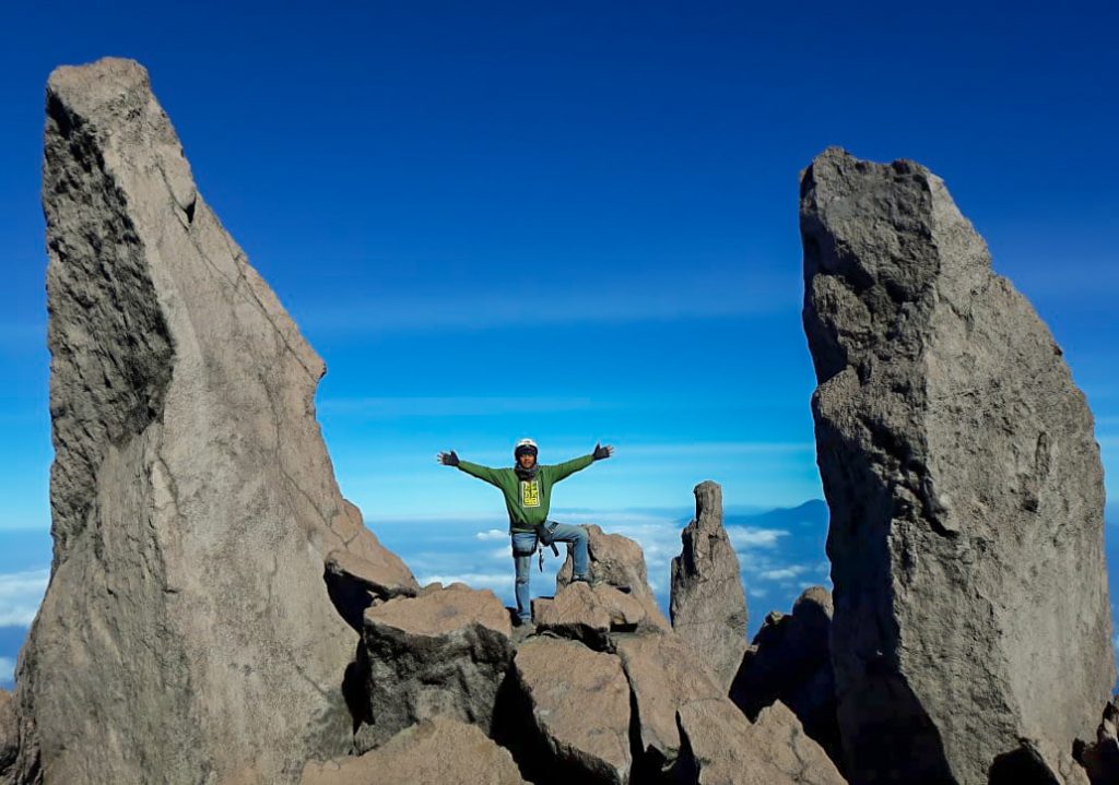 puncak tusuk gigi gunung raung