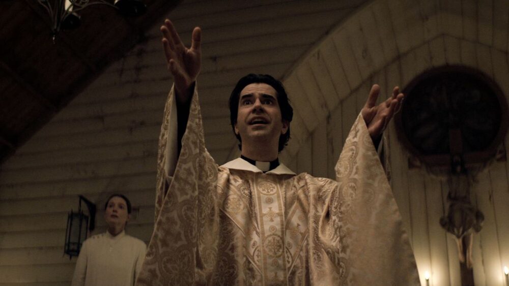 Midnight Mass Review